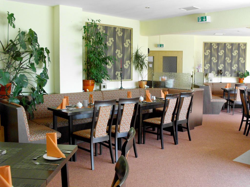 Mucha Ohg Hotel Sembziner Hof Klink Eksteriør bilde
