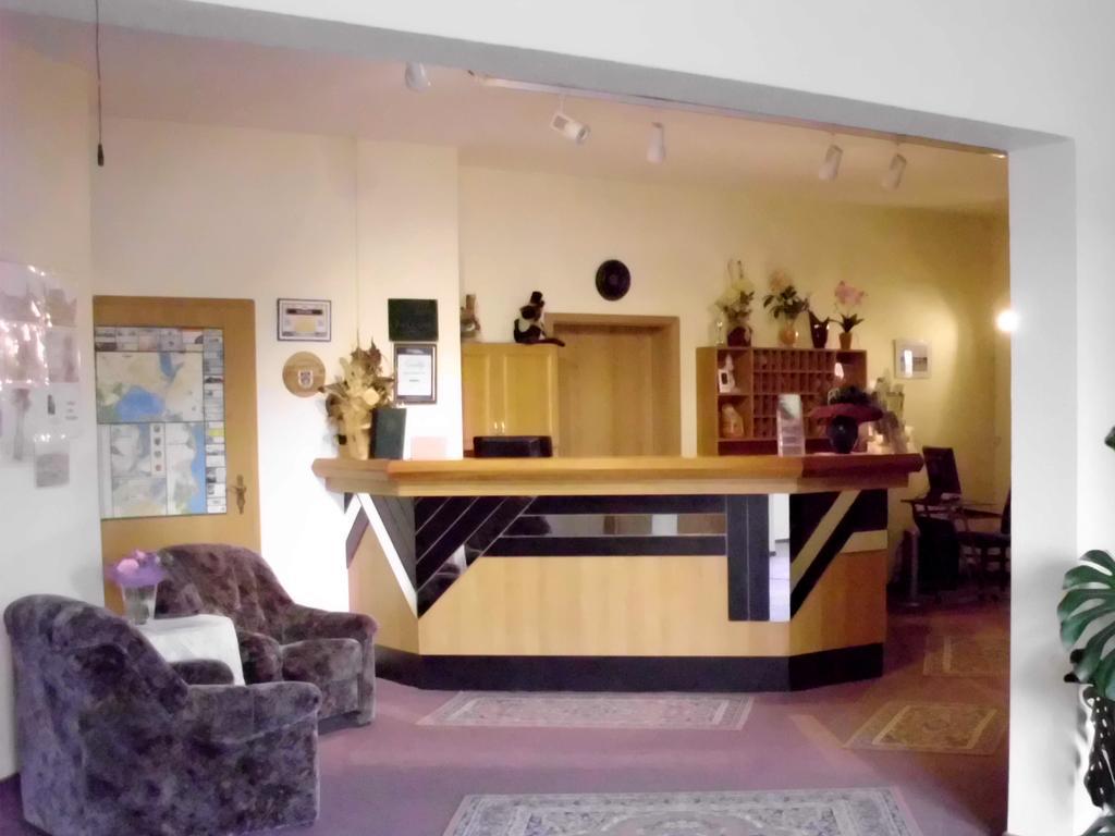 Mucha Ohg Hotel Sembziner Hof Klink Eksteriør bilde