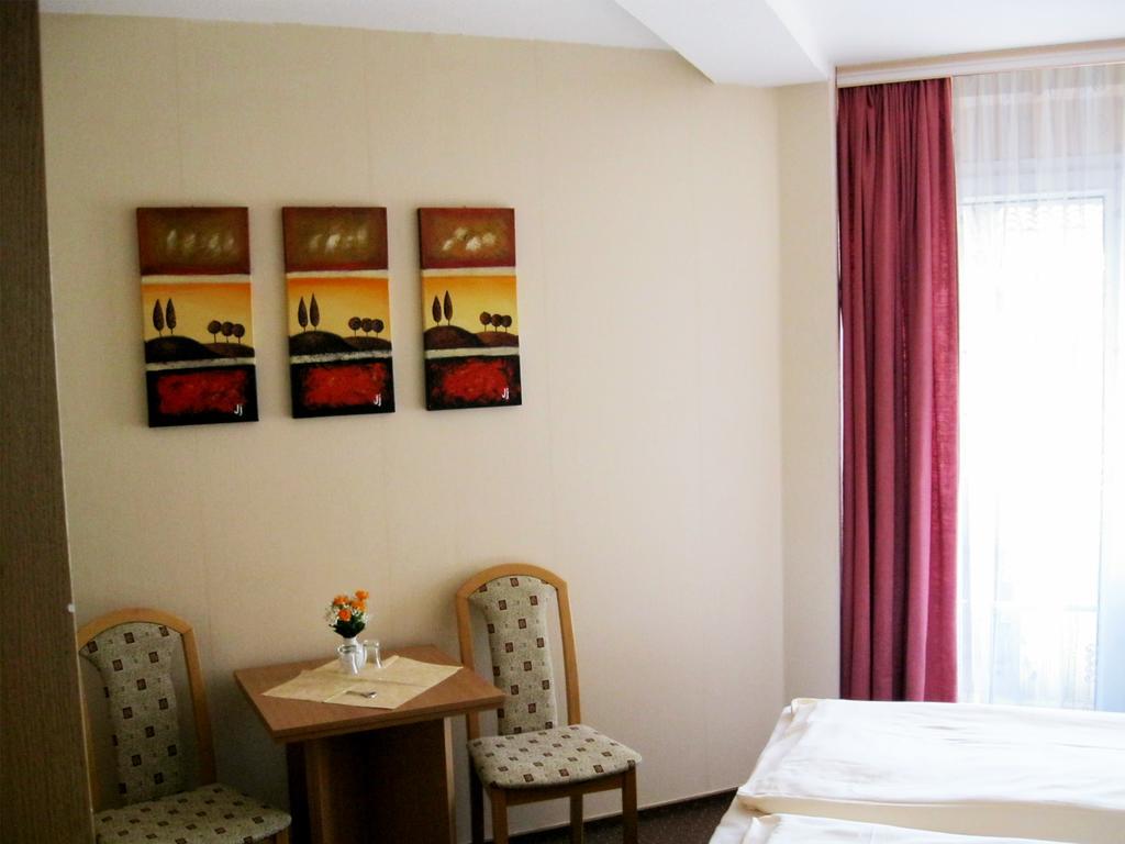 Mucha Ohg Hotel Sembziner Hof Klink Rom bilde