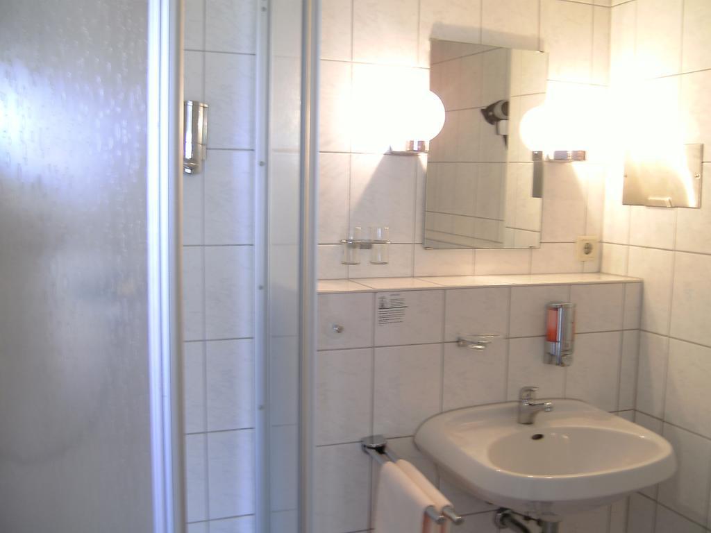 Mucha Ohg Hotel Sembziner Hof Klink Eksteriør bilde